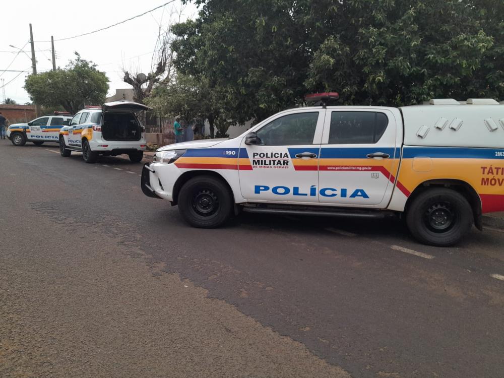 Operação Policial em Carneirinho/MG Resulta na Prisão de Cinco Suspeitos de Tráfico de Drogas