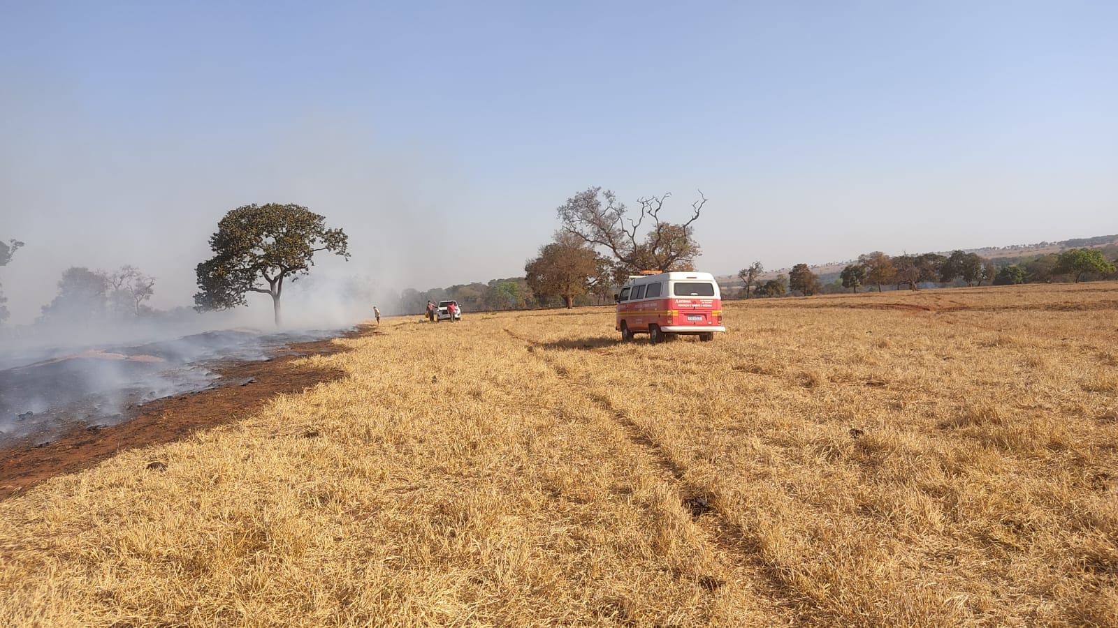 Corpo de Bombeiros Intensifica Combate a Focos de Incêndio em Iturama e Campina Verde
